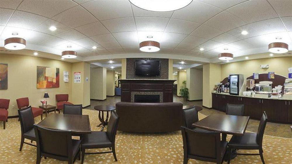 Holiday Inn Express & Suites Malone By Ihg Екстер'єр фото