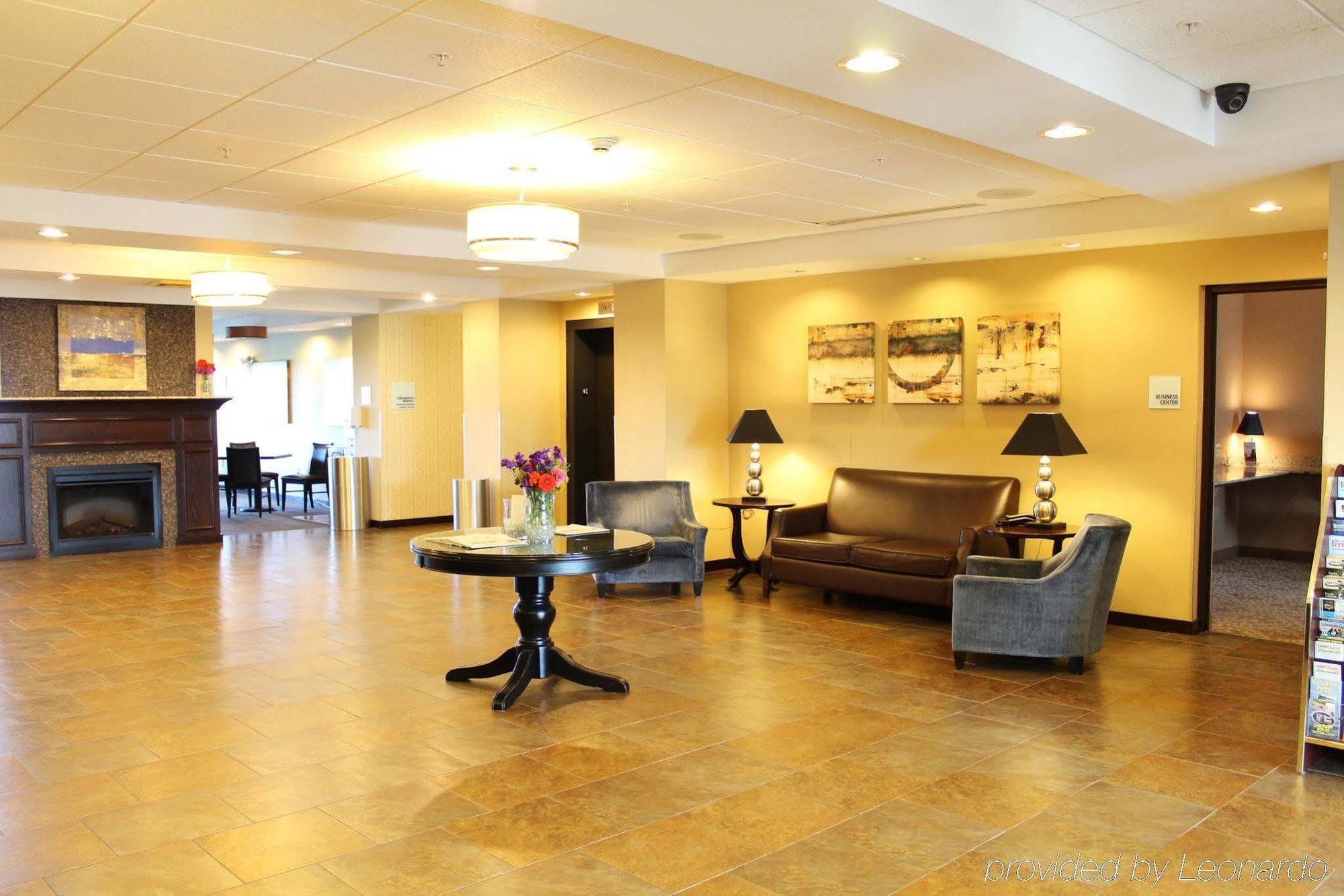 Holiday Inn Express & Suites Malone By Ihg Екстер'єр фото